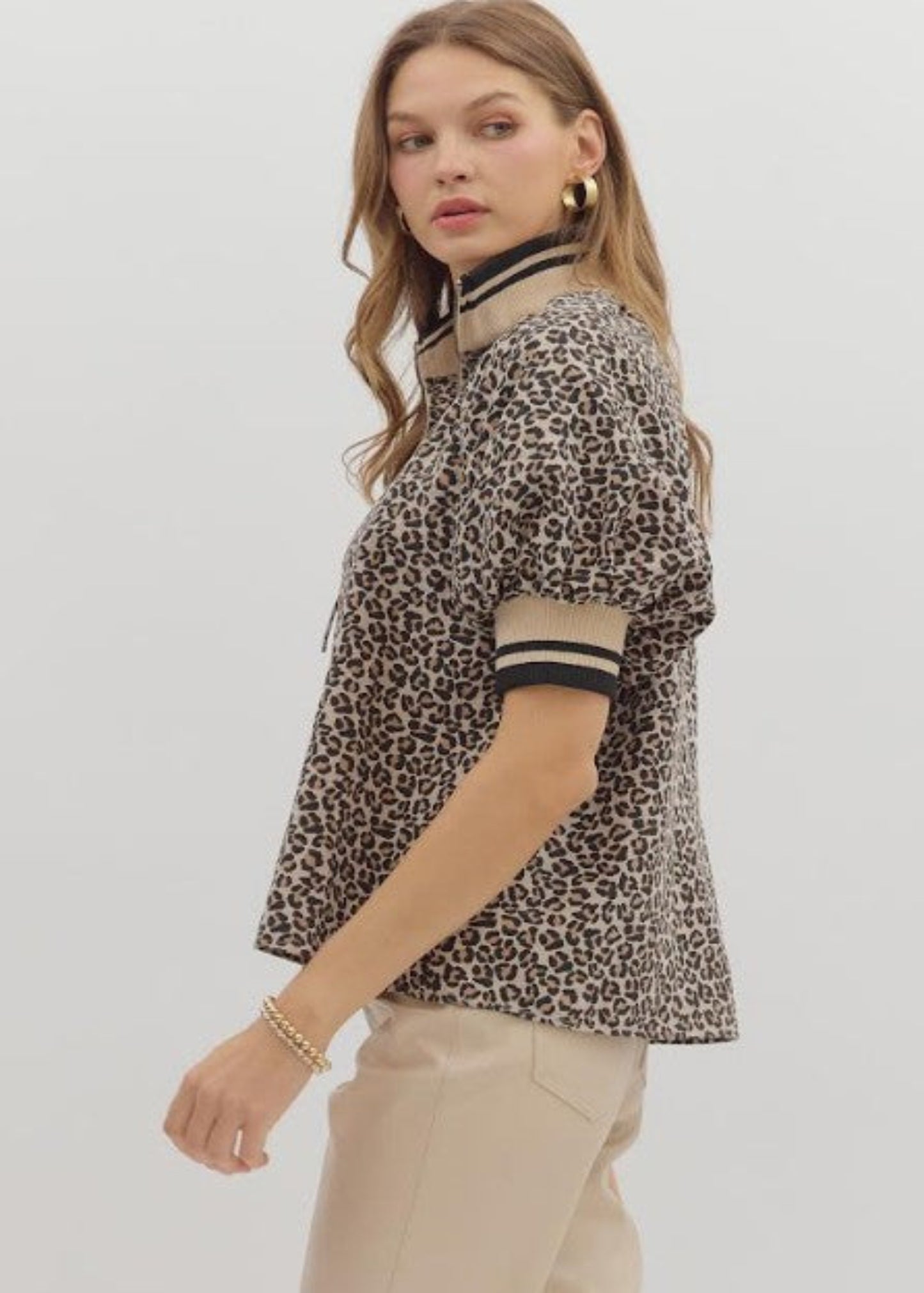 MAYLEE LEOPARD PUFF SLEEVE HALF-ZIP TOP: MOCHA