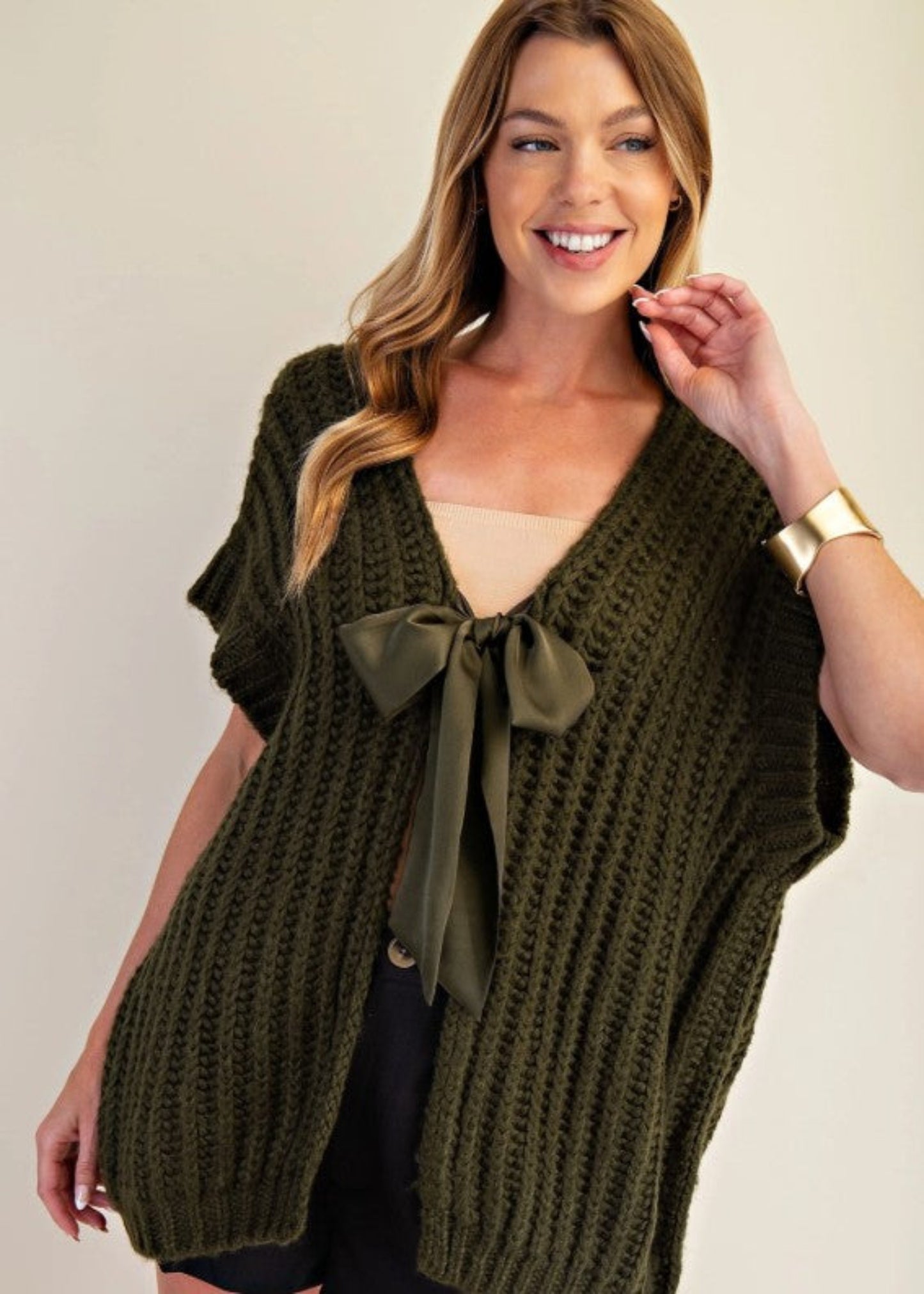 JANE SWEATER VEST - OLIVE