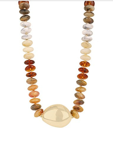 BEIGE BEADED NECKLACE - GOLD PENDANT