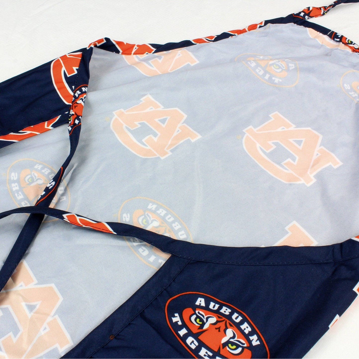 Auburn Tigers Grilling Tailgating Apron with 9" Pocket