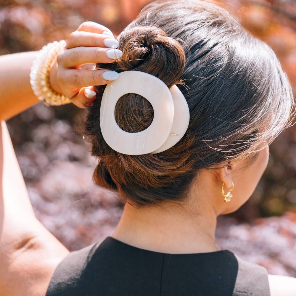 Almond Beige | Large | Flat Circle Hair Clip