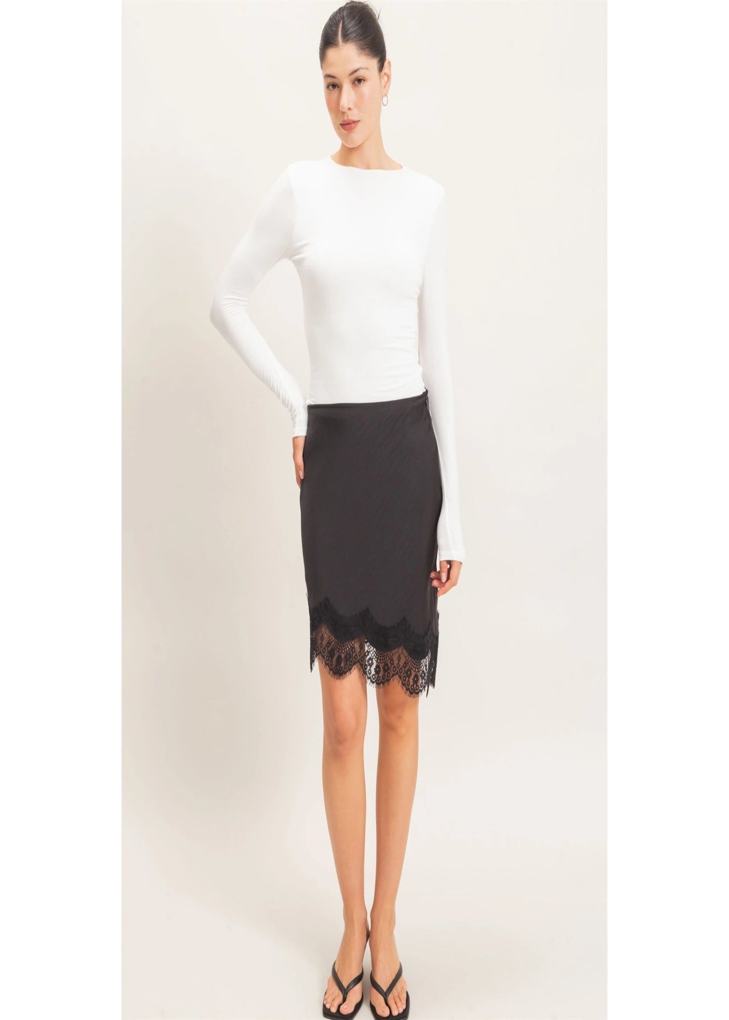 MADDIE SKIRT - BLACK LACE