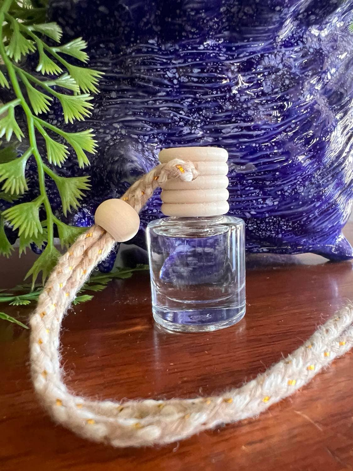 White Oak & Vanilla Hanging Car Freshener Diffuser