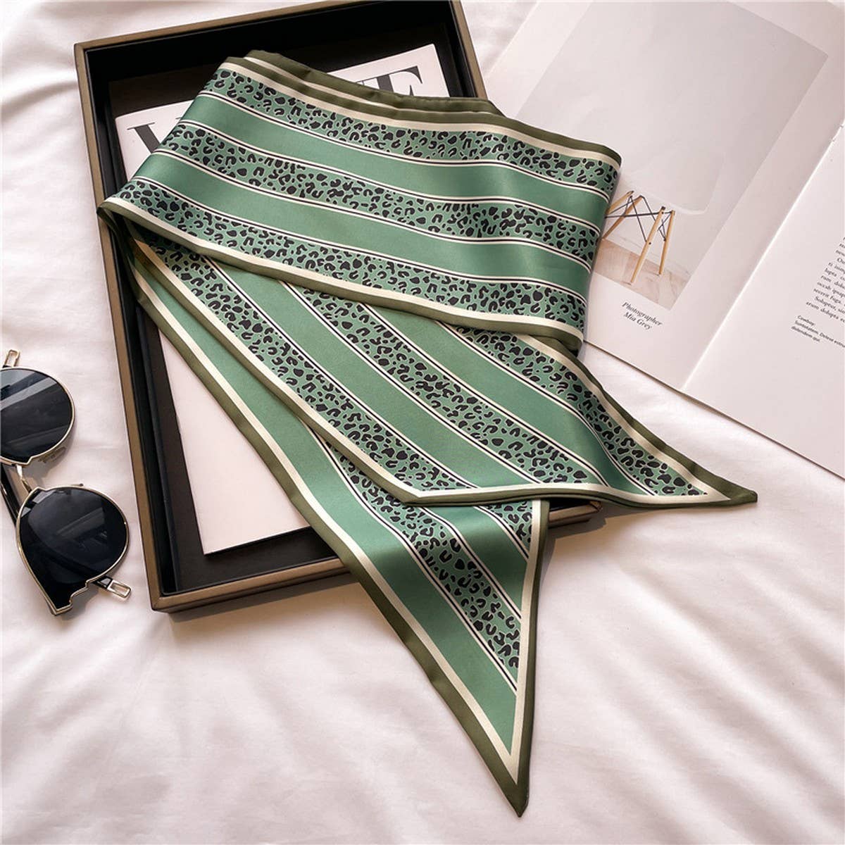 FASHIONABLE AND VERSATILE DOUBLE-LAYER SCARF NECKLACE