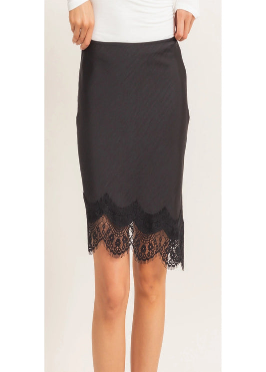 MADDIE SKIRT - BLACK LACE