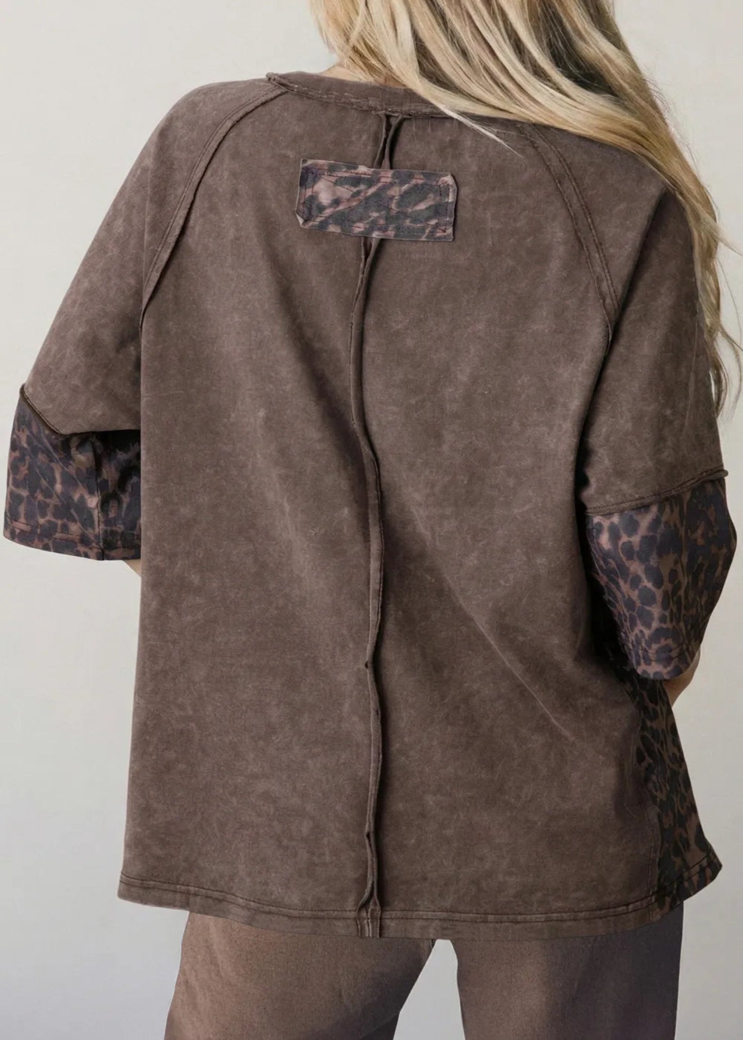 LEOPARD STAR GRAPHIC TEE - COFFEE