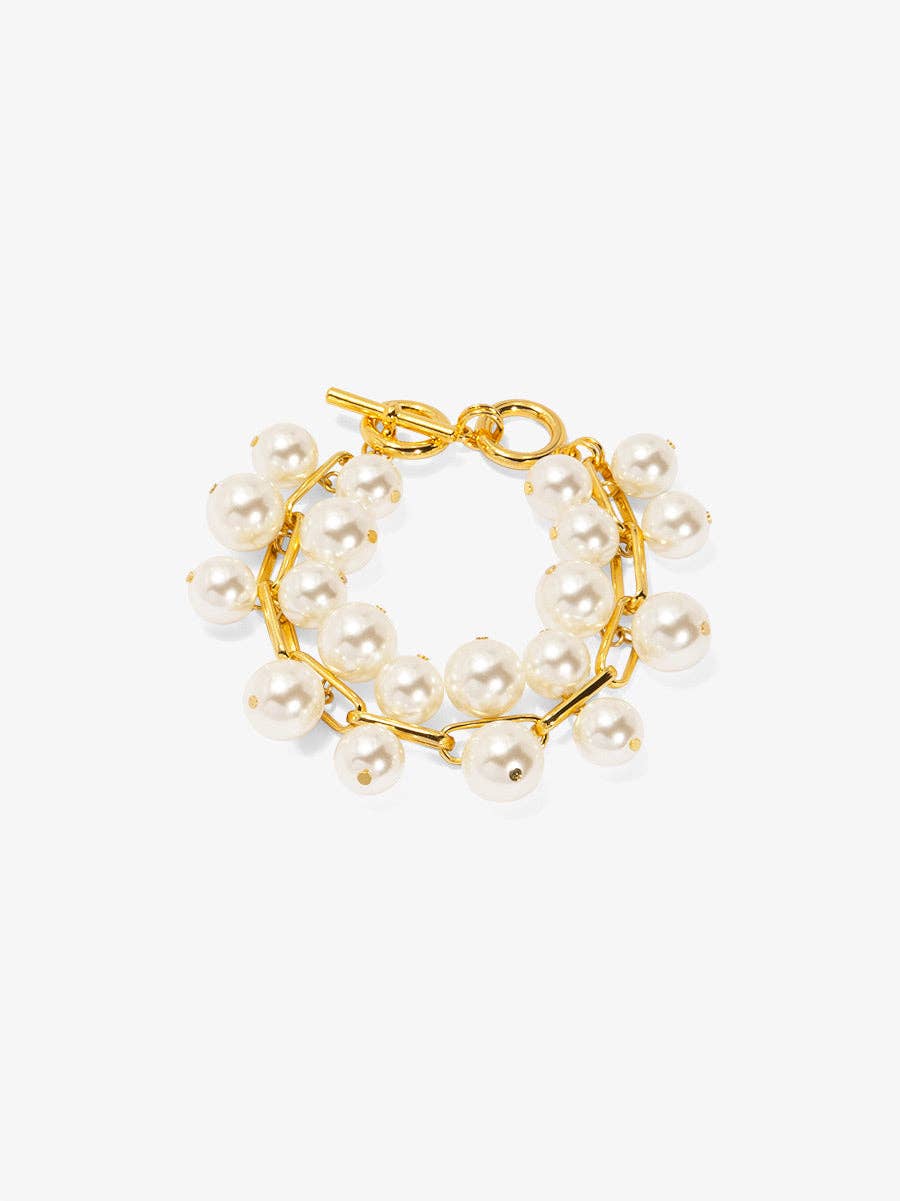 Oversized pearl bracelet