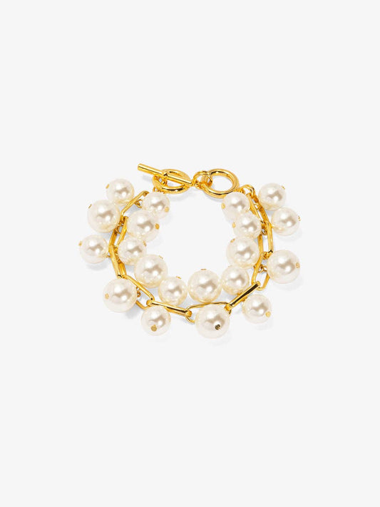 Oversized pearl bracelet