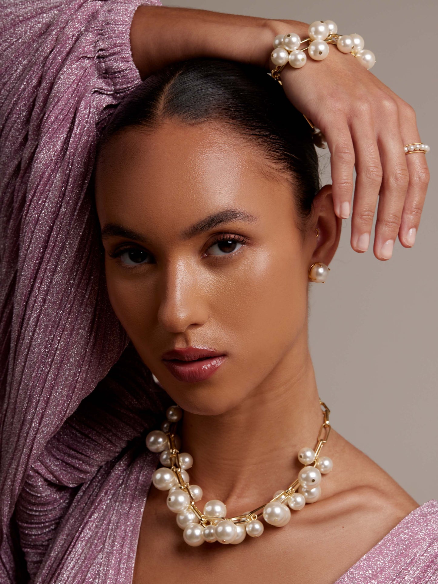 Oversized pearl bracelet