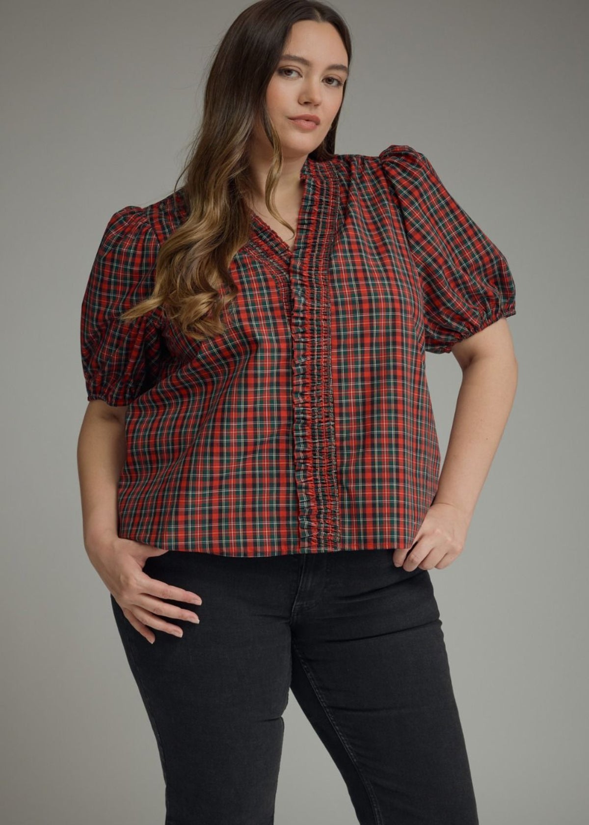 ELIZA TOP-RED PLAID PLUS