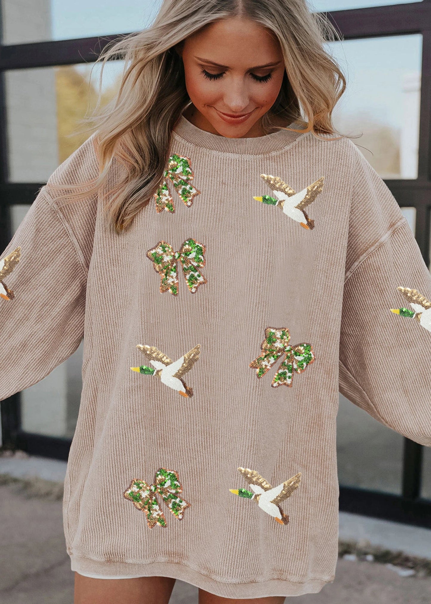 APRICOT TWISTED SEQUIN MALLARD SWEATSHIRT